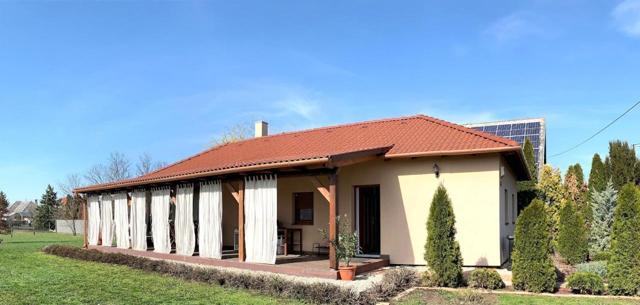 Levendulas Haz - Case de vacanță Balatonfőkajár